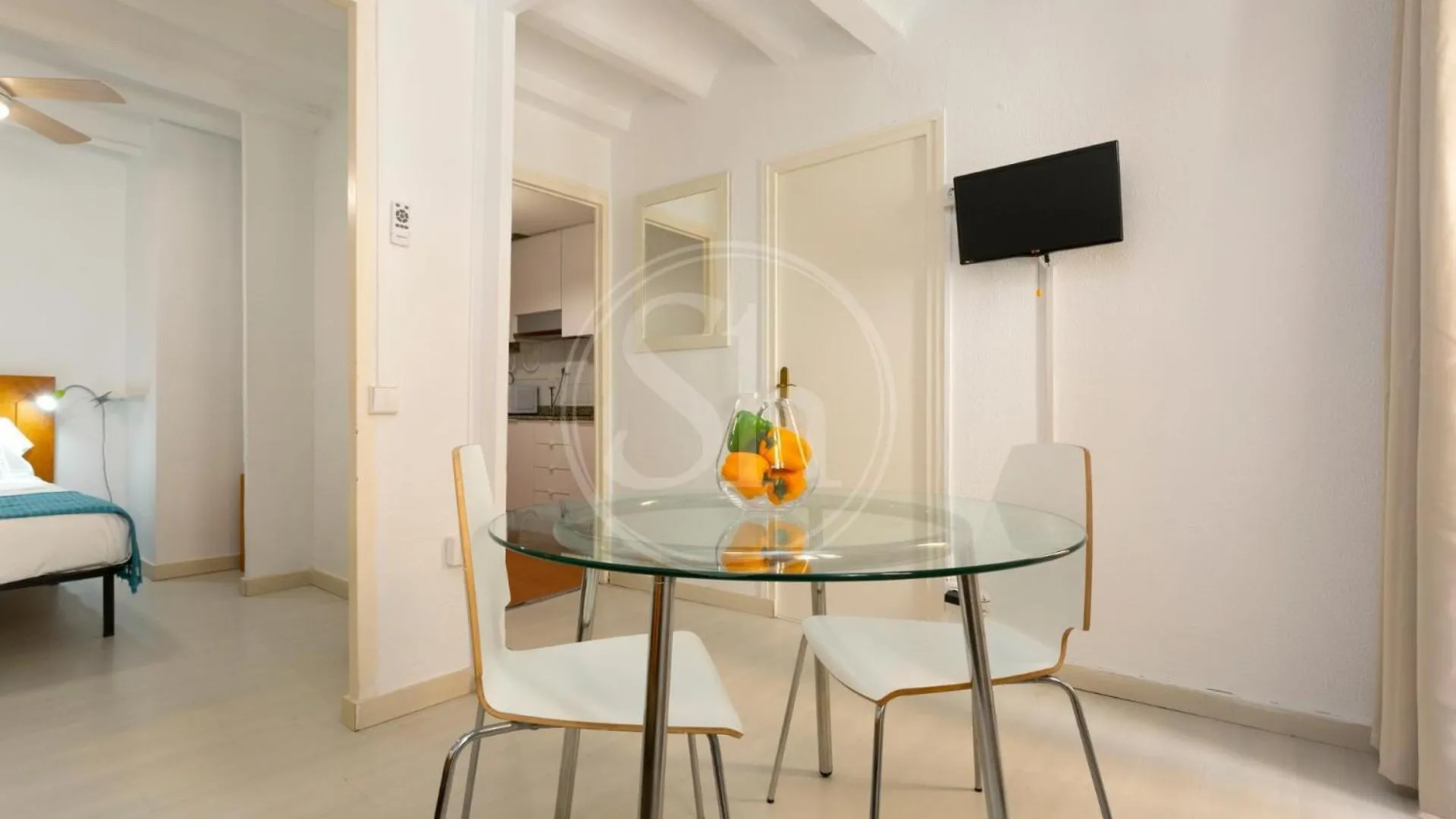 Estudio En Barrio De Gracia E4 Barcelona 0*,  Spanien